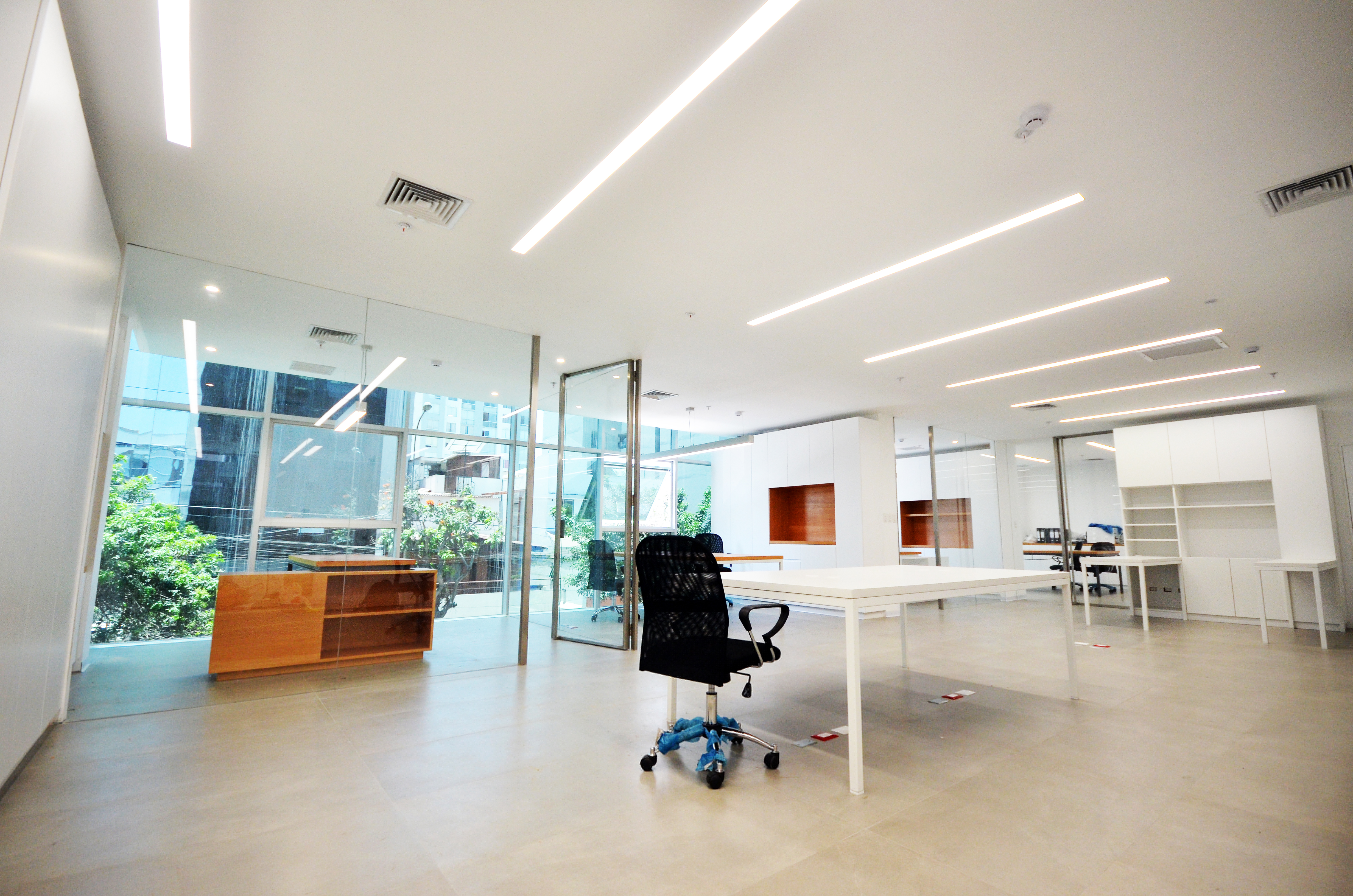 Implementación de Oficinas Endelmetic en Lima, Perú